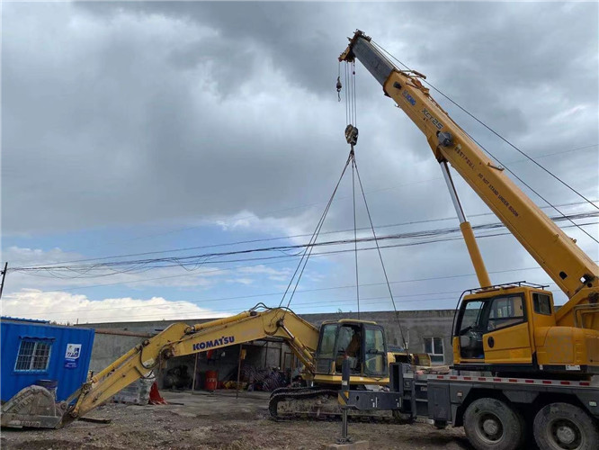 柳江区25吨吊车的工作半径是多少？