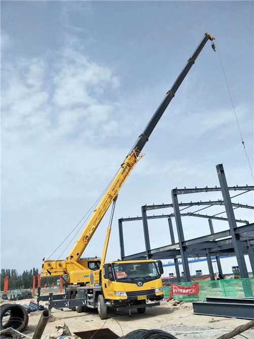 柳江区超高层建筑钢结构吊装案例